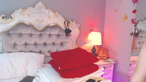 Snapshot of gisellenoah chatting on February 11, 6:01 pm GiselleNoah online show from February 11, 6:01 pm