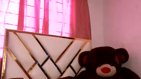 Snapshot of giselreyes1 chatting on May 29, 7:45 pm . Gisel Reyes . online show from May 29, 7:45 pm