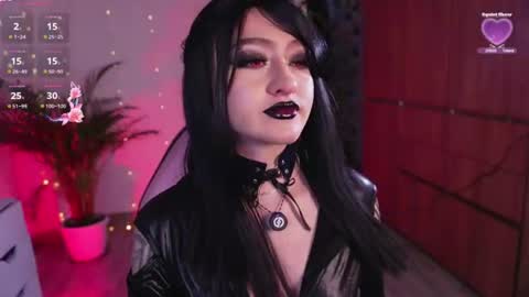 Snapshot of giselx_xx chatting on June 25, 10:36 pm GISEL online show from June 25, 10:36 pm