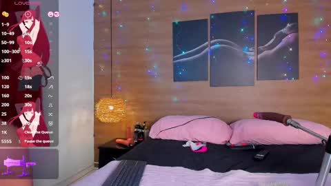 Gigi  online show from February 22, 3:45 am