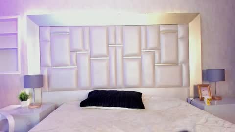 Giselle Tompos online show from March 13, 7:53 pm