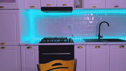 Giulia online show from March 31, 3:30 am