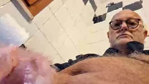 giutomma930394 online show from March 1, 10:28 am