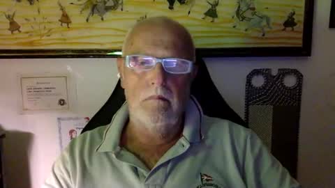 giutomma930394 online show from May 27, 9:12 pm