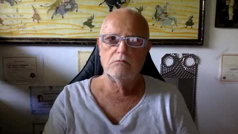giutomma930394 online show from May 30, 9:39 am