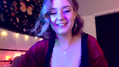 givemesweetdreams online show from March 4, 1:23 am