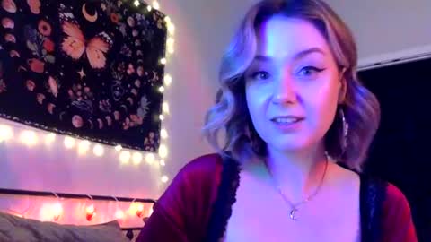 givemesweetdreams online show from March 11, 3:05 am
