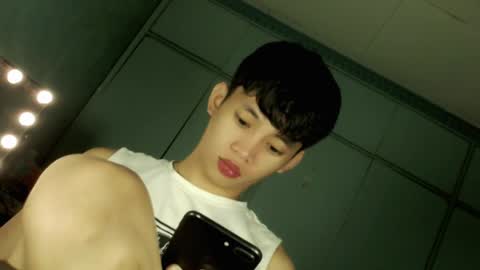 givemethrillx online show from April 8, 1:38 am