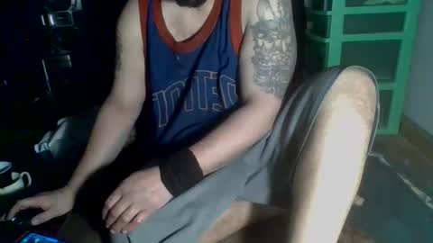 Snapshot of givr6inches chatting on November 14, 11:35 pm e-Bizl online show from November 14, 11:35 pm