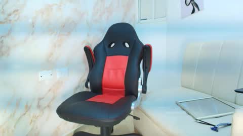 Snapshot of giyu_hayashi chatting on December 5, 1:25 am giyu online show from December 5, 1:25 am