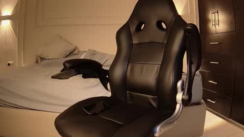 Snapshot of giyu_hayashi chatting on December 13, 7:53 pm giyu online show from December 13, 7:53 pm