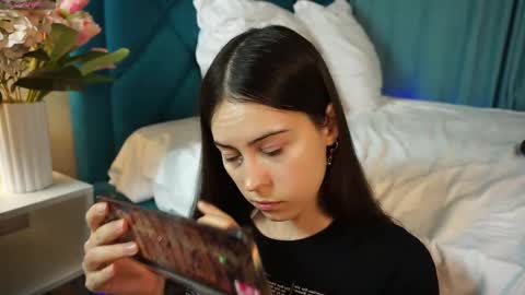 Snapshot of gizefto chatting on December 18, 2:45 pm Agness online show from December 18, 2:45 pm