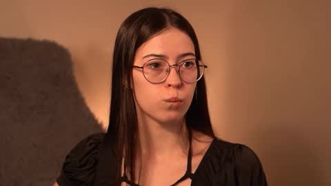 Snapshot of gizefto chatting on February 10, 2:32 pm Agness online show from February 10, 2:32 pm