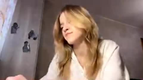 gladyswigg online show from April 18, 9:13 am