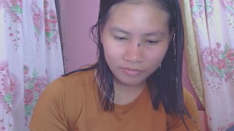 Snapshot of glamgoddess23 chatting on October 20, 1:17 am glamgoddess23 online show from October 20, 1:17 am