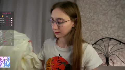 Snapshot of glennabardy chatting on March 2, 12:20 am Sandra online show from March 2, 12:20 am