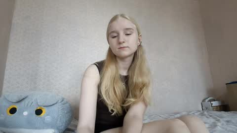 Laura online show from April 8, 9:09 am