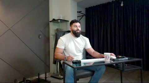 Matthew .. for short call me Matt online show from December 20, 3:47 am