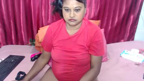 Snapshot of glitter_candy chatting on January 7, 6:43 pm glitter candy online show from January 7, 6:43 pm