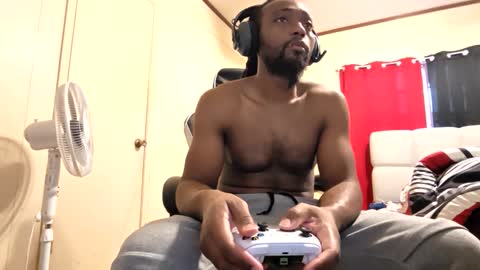 glomightyj online show from January 17, 7:06 pm