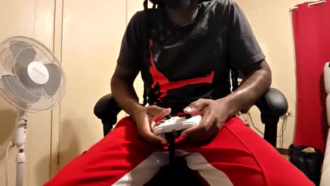 glomightyj online show from January 19, 6:17 am