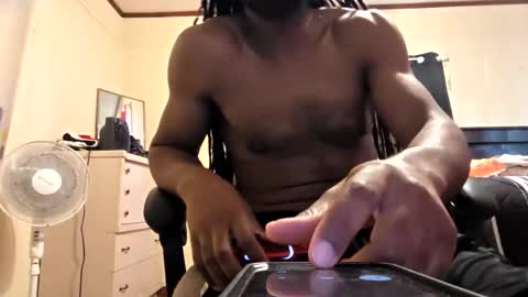 glomightyj online show from March 31, 10:54 pm