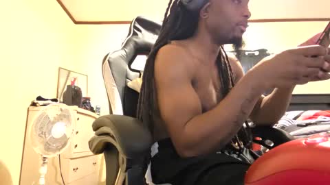 glomightyj online show from April 15, 1:29 pm