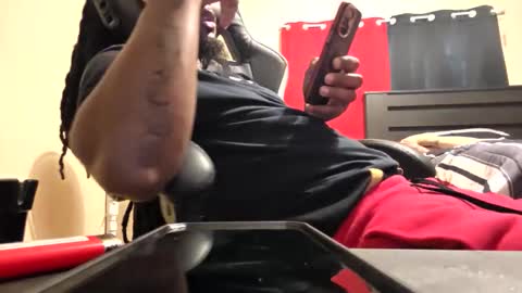 glomightyj online show from April 17, 11:08 pm