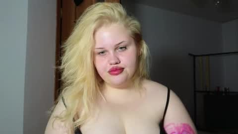 Snapshot of gloria_thomas chatting on May 30, 9:01 pm gloria_thomas online show from May 30, 9:01 pm