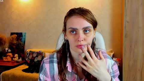 Gloria Wood online show from April 5, 4:37 pm