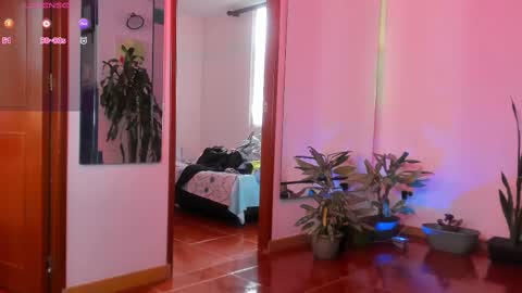 Snapshot of gloriacrespo chatting on December 21, 4:36 pm gloriacrespo online show from December 21, 4:36 pm