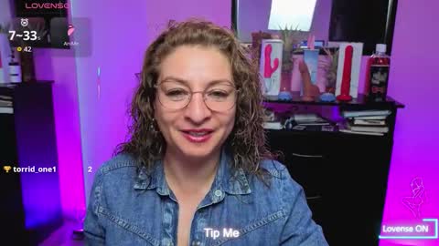 Snapshot of gloriacrespo chatting on October 16, 12:11 am gloriacrespo online show from October 16, 12:11 am