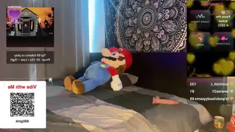 Snapshot of glow92 chatting on October 18, 3:24 pm Glow Goddess online show from October 18, 3:24 pm