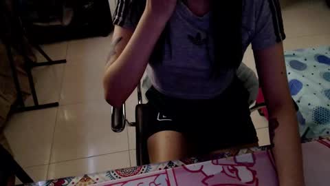 Snapshot of glowingecho chatting on December 22, 7:31 pm glowingecho online show from December 22, 7:31 pm