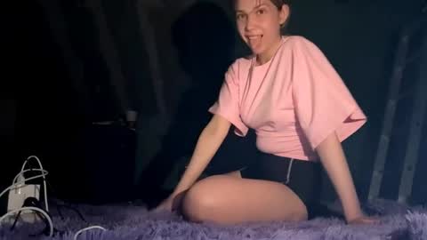 glyndabrierre online show from April 15, 7:58 pm