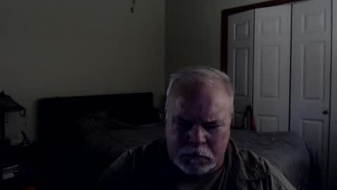 Snapshot of gmctruckguy chatting on October 22, 7:35 pm gmctruckguy online show from October 22, 7:35 pm