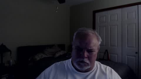 Snapshot of gmctruckguy chatting on November 15, 6:48 pm gmctruckguy online show from November 15, 6:48 pm