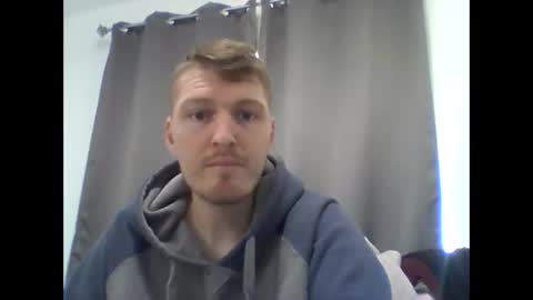 Snapshot of gmonay1331 chatting on December 28, 6:29 pm gmonay1331 online show from December 28, 6:29 pm