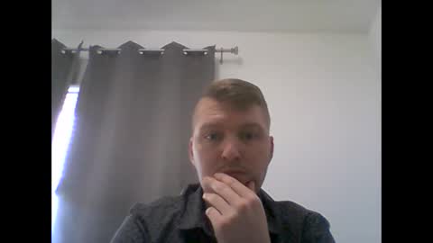 Snapshot of gmonay1331 chatting on December 20, 10:17 pm gmonay1331 online show from December 20, 10:17 pm