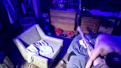 gnasty83 online show from February 11, 5:16 am