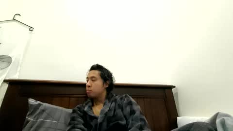 Snapshot of gnik8124 chatting on June 3, 11:35 am gnik8124 online show from June 3, 11:35 am
