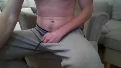 Snapshot of gnusmas4you chatting on December 5, 6:44 pm Gnusmas4you online show from December 5, 6:44 pm