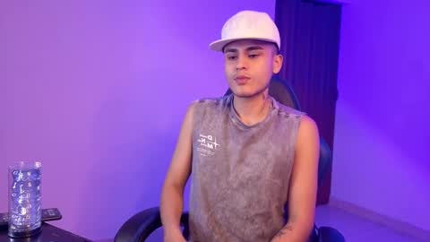 Snapshot of go_santi chatting on February 15, 2:19 am go_santi online show from February 15, 2:19 am