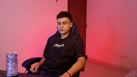 Snapshot of go_santi chatting on February 16, 11:06 am go_santi online show from February 16, 11:06 am