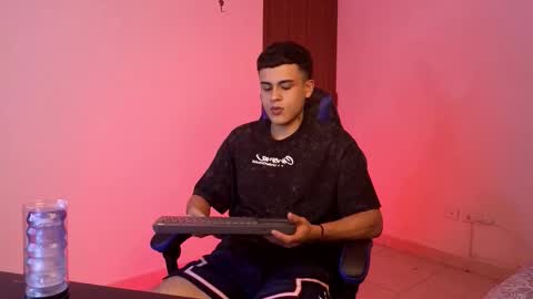 Snapshot of go_santi chatting on February 17, 1:13 am go_santi online show from February 17, 1:13 am