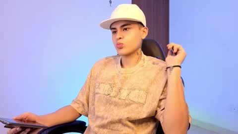 Snapshot of go_santi chatting on February 23, 4:04 pm go_santi online show from February 23, 4:04 pm