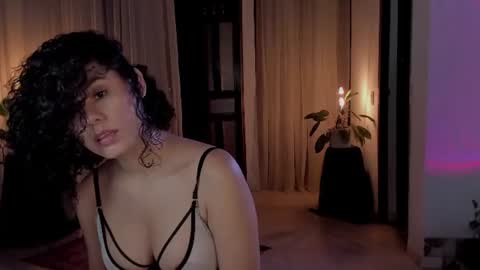 Snapshot of goddes_helena chatting on July 20, 12:03 am Elena online show from July 20, 12:03 am