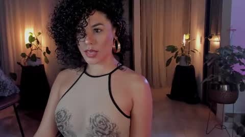 Snapshot of goddes_helena chatting on July 26, 10:38 pm Elena online show from July 26, 10:38 pm