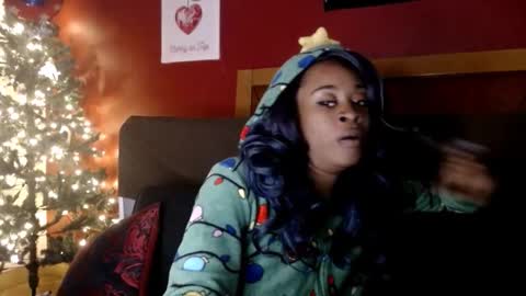 Snapshot of goddess_aaliyah chatting on November 28, 4:15 am goddess_aaliyah online show from November 28, 4:15 am