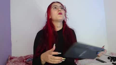 Snapshot of goddess_allison chatting on December 31, 8:12 pm goddess_allison online show from December 31, 8:12 pm